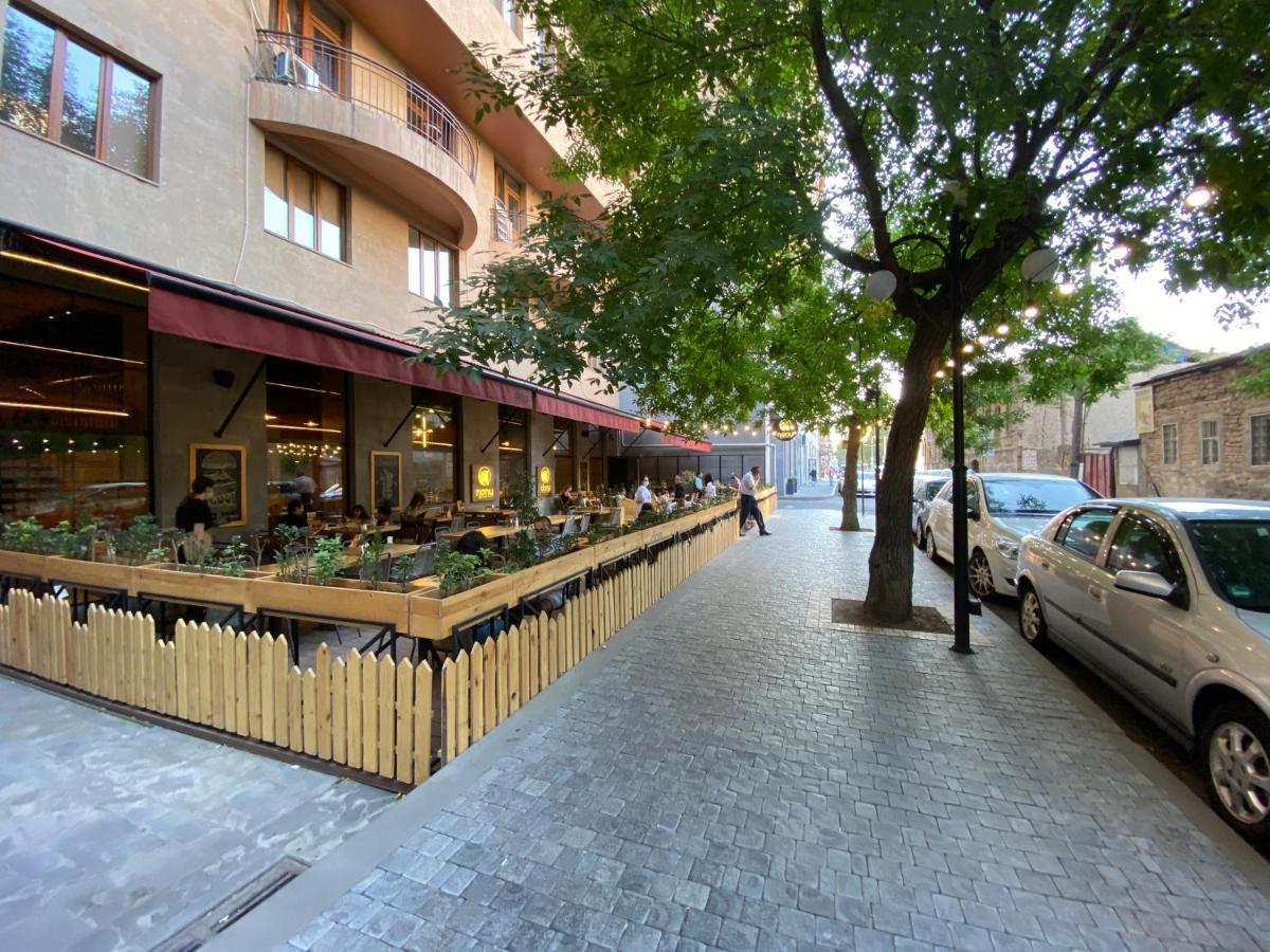Modern Apartment For Rent In Buzand Street Bu944 Yerevan Bagian luar foto