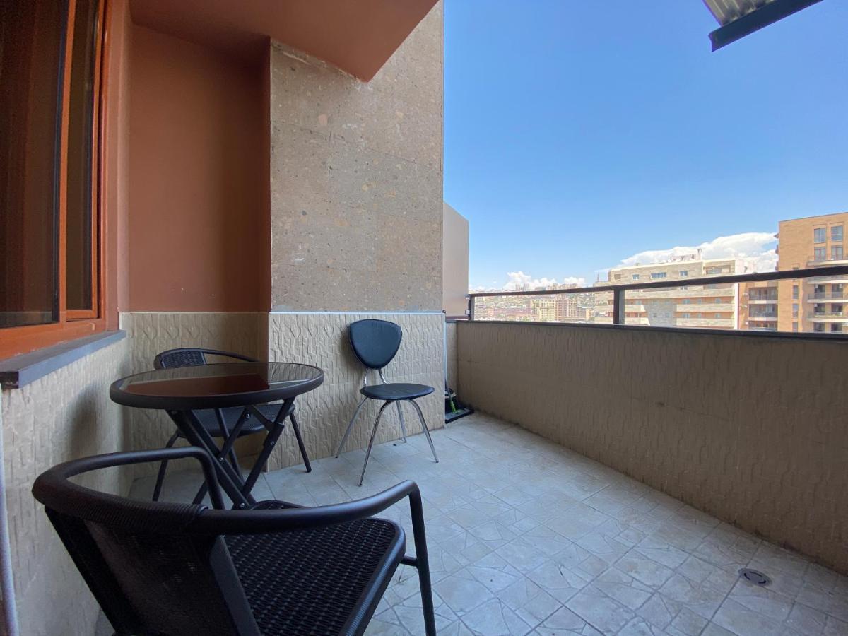 Modern Apartment For Rent In Buzand Street Bu944 Yerevan Bagian luar foto